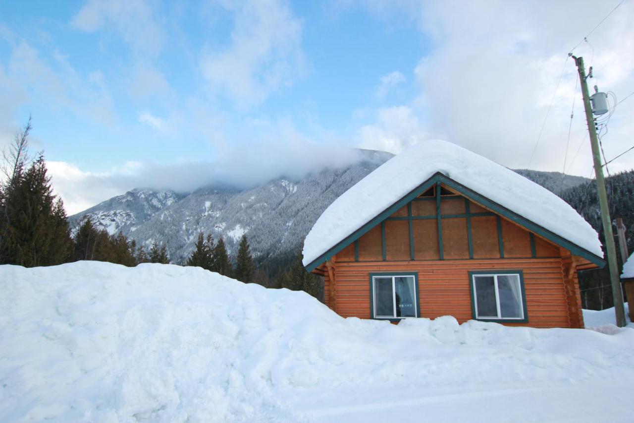 Mt. Revelstoke Alpine Chalets Zewnętrze zdjęcie