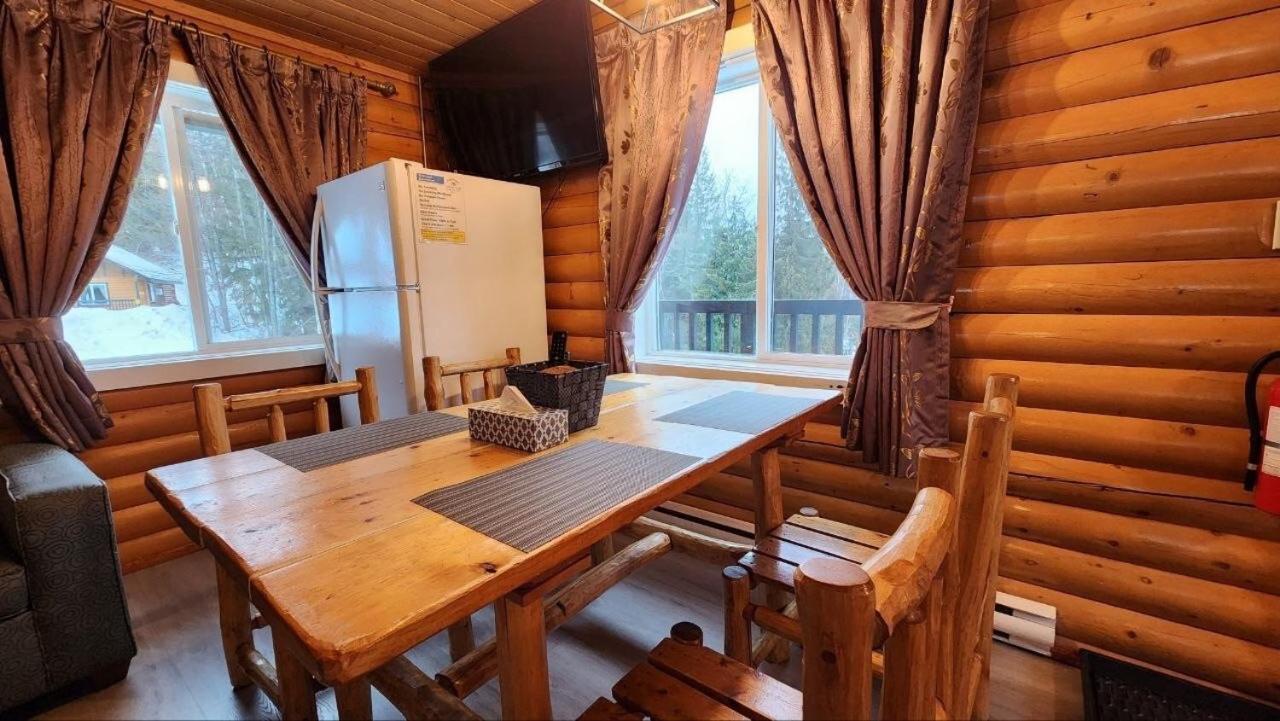 Mt. Revelstoke Alpine Chalets Zewnętrze zdjęcie