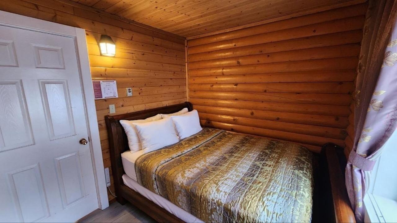 Mt. Revelstoke Alpine Chalets Zewnętrze zdjęcie