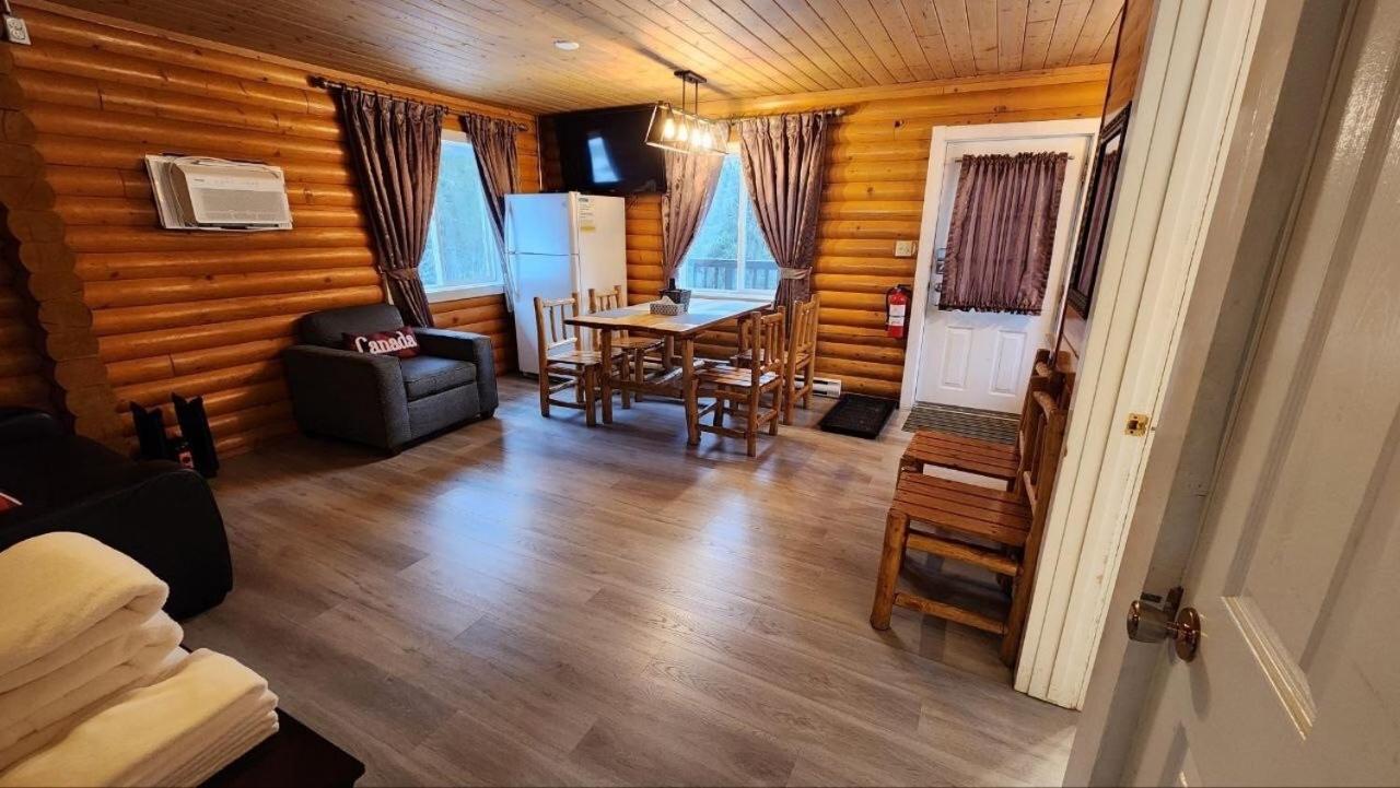 Mt. Revelstoke Alpine Chalets Zewnętrze zdjęcie