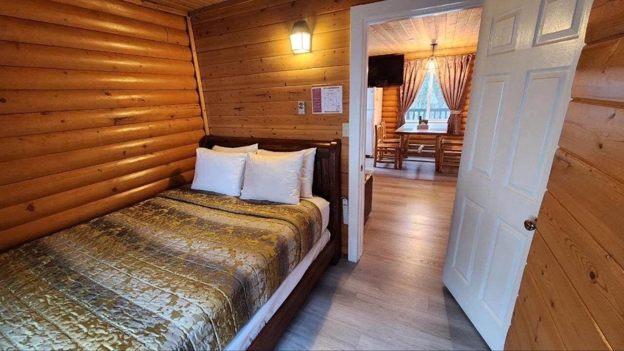 Mt. Revelstoke Alpine Chalets Zewnętrze zdjęcie